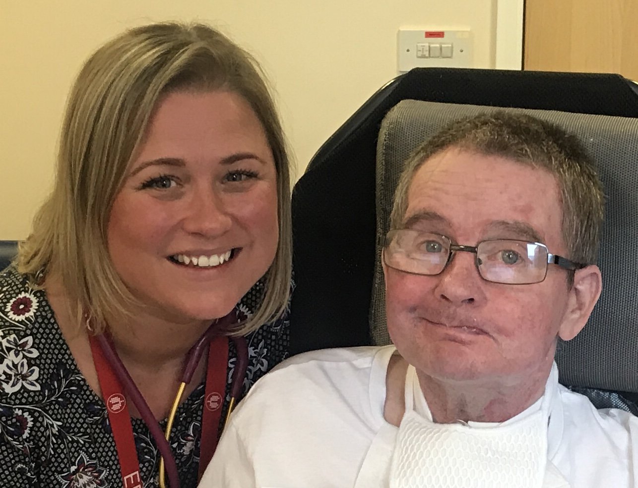 Consultant physiotherapist wins major award for helping patients with respiratory complications featured image